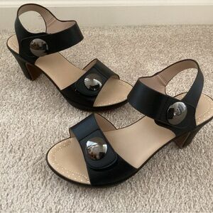 38/8 Women’s Sling Strap Sandals with Cushioned Insole
